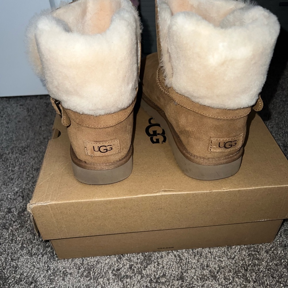 Boots size 11